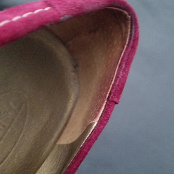 Talbot Suede Pump w/Tassels, GUC, Size 5B, Heel/Wedge Height 1.25" - Picture 5 of 9